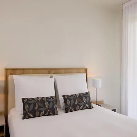 Zenitude Hotel-residences شيربوغ أون كوتننتين