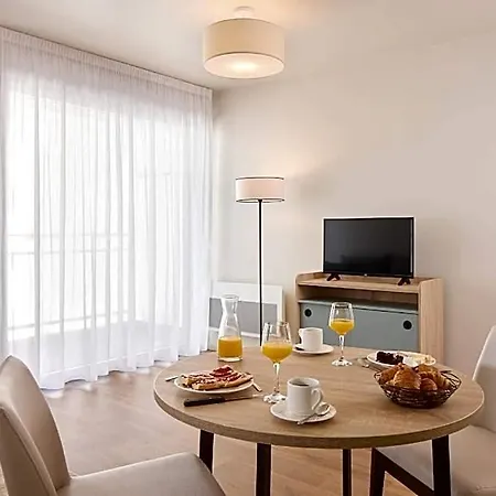 Aparthotel Quality 3*